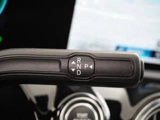 Mercedes-Benz A-Klasse Mercedes-Benz A-Klasse 250e AMG // Panoramadak // Memory // Trekhaak // Keyless // Carplay // Sfeerverlichting // MultiBeam LED // Night Pakket // Augmented Reality - afbeelding nr 20