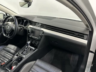 Volkswagen Passat Volkswagen Passat Variant 1.4 TSI GTE Highline|Leer|Pano| - afbeelding nr 13