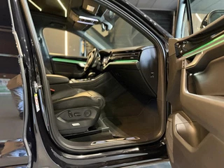 Volkswagen Touareg Volkswagen Touareg 3.0 TSi 4MOTION R PANO 360 462pk - afbeelding nr 35