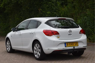Opel Astra Opel Astra 1.4 Turbo Blitz | NL-Auto | Nav | Cruise Contr | Bluetooth | Trekhaak | 4-Seasons | NAP | Netjes - afbeelding nr 3