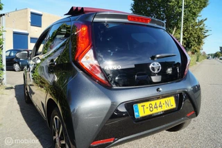 Toyota Aygo Toyota Aygo 1.0 VVT-i x-clusiv met open dak - afbeelding nr 3