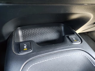 Toyota Corolla Touring Sports Toyota Corolla Touring Sports 1.8 Hybrid Dynamic Bi-Tone | Trekhaak | Head-Up Display | Stoel- - afbeelding nr 21