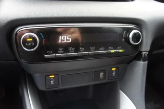 Toyota Yaris Toyota Yaris 1.5 Hybrid Acc|Clima|CarPlay|Stoelverwarming - afbeelding nr 9