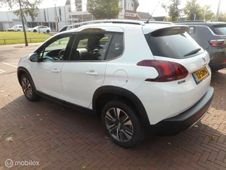 Peugeot 2008 Peugeot 2008 1.2 PureTech 110 Allure EAT8 AUTOMAAT+PARELMOER LAK+ECC+NAVI - afbeelding nr 4