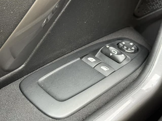 Peugeot 2008 Peugeot 2008 1.2 PureTech Blue Lion Pano,Navi,Pdc,110pk,Airco,Cruise,Lm velgen,4 Nieuwe Banden,Apk tot 07-2026 - afbeelding nr 24