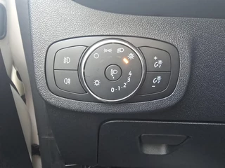 Ford Fiesta Ford Fiesta 1.0 EcoBoost Hybrid ST-Line X | Adaptive cruise control | Winter Pack | Dodehoeksensoren | Full-LED koplampen | Achteruitrijcamera | Draadloze telefoonlader | Privacy glass - afbeelding nr 17