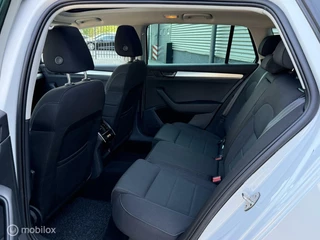 Škoda Superb Skoda Superb Combi 1.6 TDI Ambition PANORAMADAK, TREKHAAK - afbeelding nr 23