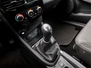 Renault Clio (NAVIGATIE, TREKHAAK, PARKEERSENSOREN, SPORTSTOELEN, GETINT GLAS, LM VELGEN, BASS REFLEX, CRUISE, NIEUWE APK, NIEUWSTAAT) - afbeelding nr 10