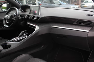 Peugeot 3008 Peugeot 3008 1.6 PureTech GT Line / Panoramdak / Camera / Navigatie / 19'' / Keyless / Half leder / Focal Audio / Dodehoek / Cruise Control - afbeelding nr 12