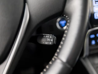 Toyota Auris Automaat (NAVIGATIE, CLIMATE, CAMERA, TREKHAAK, SPORTSTOELEN, CRUISE, PARKEERSENSOREN, KEYLESS, NIEUWE APK, NIEUWSTAAT) - afbeelding nr 19