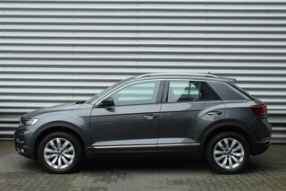 Volkswagen T-Roc Clima Cruise Navi Carplay Camera 17