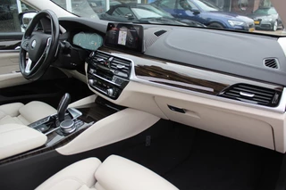 BMW 6 Serie BMW 6 Serie Gran Turismo 630i High Exe. Edition 68.661 km! / Panoramadak / 360Camera / Head-up / Luchtvering / 20'' / Luxe Leder / Safety Pack / Luxury Line / Navigatie / Stoelverwarming - afbeelding nr 13