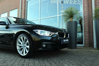 BMW 3 Serie ➡️ BMW 3-serie 320i F30 Centennial High Executive Sedan Facelift | 184 pk | NL auto | 2e eigenaar | 4 cilinder | LED | Leer | Navi | Camera | Sporstuur | Cruise control | Climate control - afbeelding nr 46