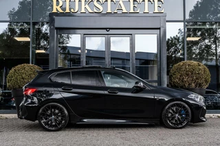 BMW 1 Serie BMW 1-serie M135i xDrive High Executive|PANO|MAXTON|19'' - afbeelding nr 4
