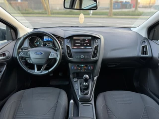 Ford Focus Ford Focus Wagon 1.0 Dealeronderhouden Navi Cruise Distr. VV Vol optie Parkeerhulp+sensor Nieuwe APK - 2e eigenaar - afbeelding nr 2