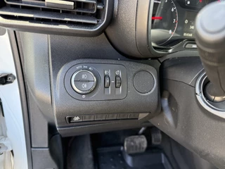 Opel Combo Automaat/cruise control/navigatie systeem - afbeelding nr 32