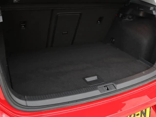 Volkswagen Golf Volkswagen Golf 1.4 TSI Business Edition Connected | Automaat |  Xenon | Camera | Navigatie | Dynaudio | Climate control | Cruise control | Parkeerhulp - afbeelding nr 11