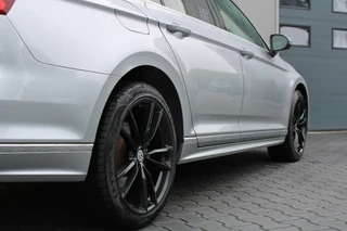 Volkswagen Passat Volkswagen Passat Variant 1.6TDI Highline Business R | Pano | Trekhaak - afbeelding nr 12