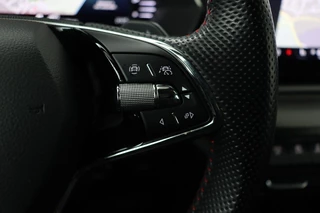 Škoda Octavia Skoda Octavia 1.4 TSI RS iV PHEV | Head-Up |  Stoel & stuurverwarming | Adaptive cruise | Standkachel | Matrix LED | Massage | Alcantara | Camera | Carplay | Memory | Canton Sound | Virtual Cockpit | Side Assist - afbeelding nr 19
