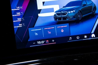 BMW M5 BMW 5-serie Touring M5 V8 Hybrid | Direct leverbaar | Pano | B&W | M Drive | - afbeelding nr 22