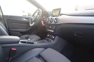Mercedes-Benz B-Klasse Mercedes B-klasse 180 Aut f-1|PANORAMADAK|TREKHAAK|STOELVERWARMING|XENON-LED|FACELIFT|ZEER MOOI - afbeelding nr 28