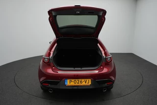 Mazda 3 Mazda 3 2.0 e-SkyActiv-X Luxury automaat i-Activesense pakket met Sunroof en rood leer pakket : dealer onderhouden en 24 maanden verlengde garantie - afbeelding nr 16