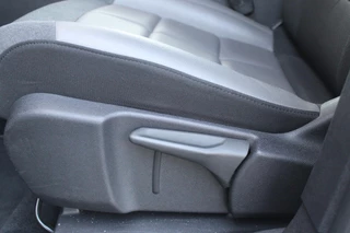 Citroën C5 Aircross Citroen C5 Aircross 1.6 Plug-in 225PK Hybrid BUSINESS | NAVIGATIE | APPLE CARPLAY/ANDROID AUTO | KEYLESS ENTRY/START | LED KOPLAMPEN | DODEHOEK DETECTIE | LICHTMETALEN VELGEN 18
