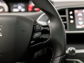 Peugeot 308 Peugeot 308 SW 1.2 PureTech Sport (PANORAMADAK, APPLE CARPLAY, GROOT NAVI, PARKEERSENSOREN, SPORTSTOELEN, GETINT GLAS, CRUISE, LANE ASSIST, NIEUWE APK, NIEUWSTAAT) - afbeelding nr 20
