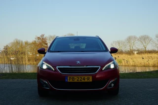 Peugeot 308 Peugeot 308 SW 1.2 130PK Allure | Rouge Babylone | Pano/NAV/Add.cruise/Allseason - Keurig! - afbeelding nr 4