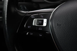 Volkswagen Golf Volkswagen Golf 1.4 TSI Highline | Stoelverwarming | Camera | Full LED | Adaptive cruise | Carplay | Climate control | Parkeerhulp | Bluetooth - afbeelding nr 37