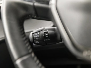 Peugeot 208 (APPLE CARPLAY, GROOT NAVI, LM VELGEN, PARKEERSENSOREN, SPORTSTOELEN, CRUISE, LANE ASSIST, ELEK PAKKET, NIEUWSTAAT) - afbeelding nr 19