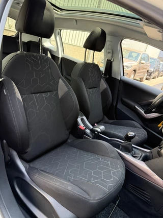 Peugeot 2008 Peugeot 2008 1.2 PureTech Active|Panoramdak|Nieuwe Distributie - afbeelding nr 18