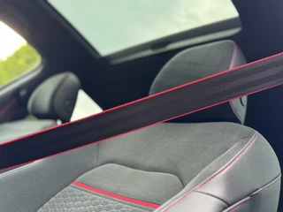 Volkswagen Golf Volkswagen Golf 2.0 TSI GTI Performance Pano Alcantara Virtual - afbeelding nr 32