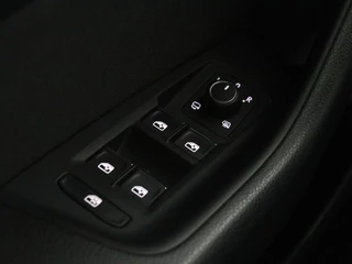 Volkswagen Passat Volkswagen Passat 1.4 TSI PHEV GTE | Panoramadak | Stoelverwarming |  Trekhaak | Side Assist | Camera | Carplay | Adaptive cruise | Park Assist | Matrix LED | Massage - afbeelding nr 35