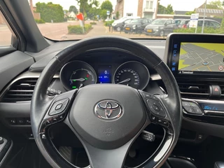 Toyota C-HR Toyota C-HR 1.8 HYBRID EXECUTIVE / LEDER / CAMERA / NAVI / TREKHAAK / 18'' LMV - afbeelding nr 10