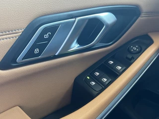 BMW 3 Serie BMW 3 Serie Touring 320d Automaat 190 pk High Executive Edition Navi Adaptieve Cruise Control Life Cockpit Prof Sportstoelen Leer Stoelverwarming DAB Led Koplampen  Extra Getint Glas Parkeersensoren NL Auto BTW - afbeelding nr 31