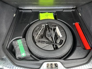 Volvo V60 Volvo V60 2.0 T3 Momentum - Volvo dealer onderh. - afbeelding nr 29