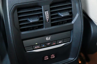 BMW 3 Serie BMW 3-serie Touring 330e M-Sport M-Pakket /LASER-LED/HARMAN-KARDON/MEMORY/PANODAK/CAMERA/KEYLESS/HUD! - afbeelding nr 28