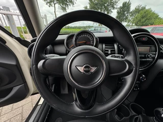 MINI One Mini 1.5 One First PARKEERSENSOREN / LMV / STOELVERWARMING / AIRCO - afbeelding nr 13