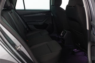Škoda Octavia ŠKODA Octavia Combi 1.0 e-TSI Ambition > Trekhaak/Camera/Sfeerverlichting/Stoelverwarming... - afbeelding nr 13