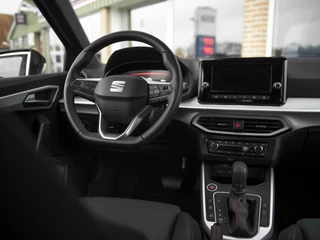 SEAT Arona SEAT Arona 1.0 EcoTSi 116pk DSG FR | Full LED | Keyless | ParkAssist + Camera | App-Connect | Armsteun vóór | Black Pack | Wireless Charge - afbeelding nr 8