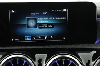 Mercedes-Benz A-Klasse Mercedes-Benz A-klasse 250e AMG Night | Carplay | Stoelverwarming |  Camera | Leder/Alcantara | Full LED | Sfeerverlichting | Park Assist | Navigatie - afbeelding nr 27