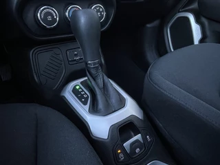 Jeep Renegade | Automaat | Panoramadak | Navigatie - afbeelding nr 29