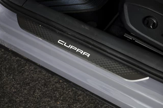 CUPRA Formentor | Dig. Cockpit | Adapt. Cruise | Stoel-+Stuurverw. | Elek. stoel met geheugen | PDC | Camera | NAV + App. Connect | ECC | LM 19