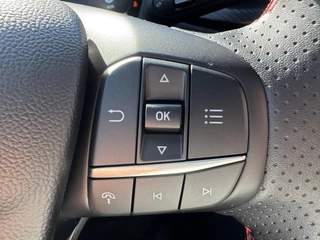 Ford Kuga Ford Kuga 2.5 PHEV ST-Line X SCI | 243pk |  Panoramadak + Technology Pack + Winter Pack + Wegklapbare trekhaak + 19 inch lichtmetalen velgen | Agate black | 2.100 kg trekgewicht - afbeelding nr 18