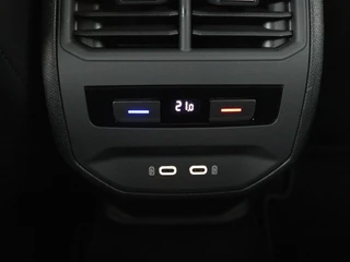 SEAT Leon SEAT Leon 1.5 eTSI FR Intens | Stoel & stuurverwarming |  Trekhaak | Adaptive cruise | Navigatie | Parkeerhulp | Full LED - afbeelding nr 7