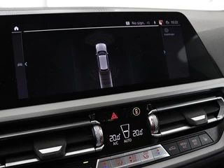 BMW 3 Serie BMW 3-serie 330e eDrive Edition | Trekhaak | Leder |  Stoelverwarming | Carplay | Live Cockpit | Full LED | DAB | Climate control | Parkeerhulp - afbeelding nr 16