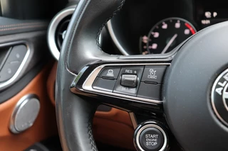 Alfa Romeo Giulia Alfa Romeo Giulia 2.0T TI/STOEL.STUUR.VERW/KEYLESS/ADAP.CRUISE/DODEHOEK - afbeelding nr 19