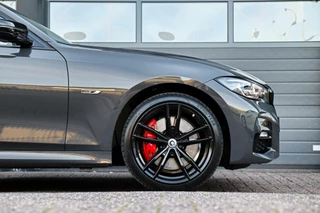 BMW 3 Serie BMW 3-serie Touring 330e M-Sport M-Pakket /LASER-LED/HARMAN-KARDON/MEMORY/PANODAK/CAMERA/KEYLESS/HUD! - afbeelding nr 26