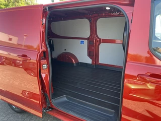 Ford Transit Custom Ford Transit Custom 320 2.0 TDCI L2H1 Limited Nieuw | SCI | 136pk | 17 inch lichtmetalen velgen | Adaptive cruise control | Dodehoeksensoren | Verwarmbaar stuurwiel | Draadloos opladen | Stoel-bank - afbeelding nr 31